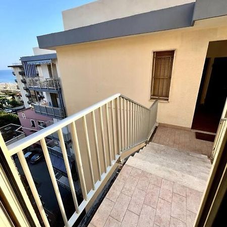 Casa Solymar Apartment Vallecrosia Exterior photo